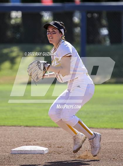 Thumbnail 3 in Caruthers vs. Boron (CIF CS Division 5 Championships) photogallery.