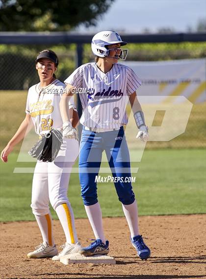 Thumbnail 2 in Caruthers vs. Boron (CIF CS Division 5 Championships) photogallery.