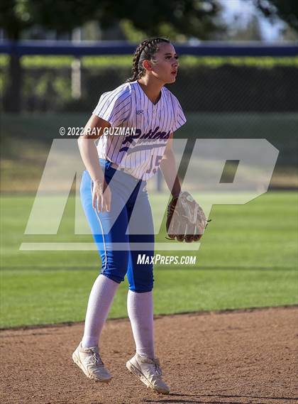 Thumbnail 2 in Caruthers vs. Boron (CIF CS Division 5 Championships) photogallery.