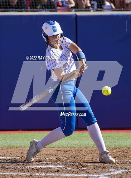 Thumbnail 3 in Caruthers vs. Boron (CIF CS Division 5 Championships) photogallery.