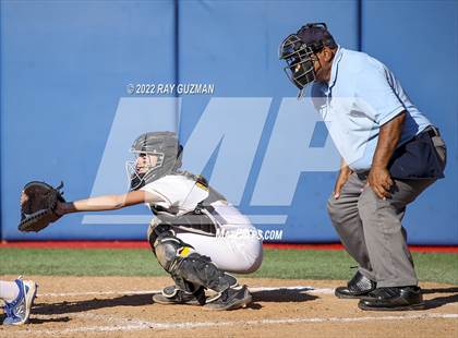 Thumbnail 3 in Caruthers vs. Boron (CIF CS Division 5 Championships) photogallery.
