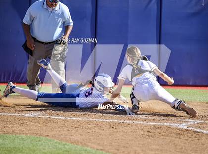 Thumbnail 2 in Caruthers vs. Boron (CIF CS Division 5 Championships) photogallery.