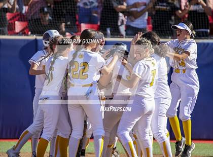 Thumbnail 2 in Caruthers vs. Boron (CIF CS Division 5 Championships) photogallery.