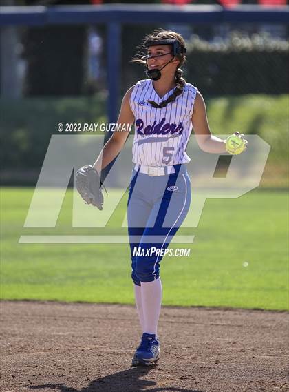 Thumbnail 2 in Caruthers vs. Boron (CIF CS Division 5 Championships) photogallery.