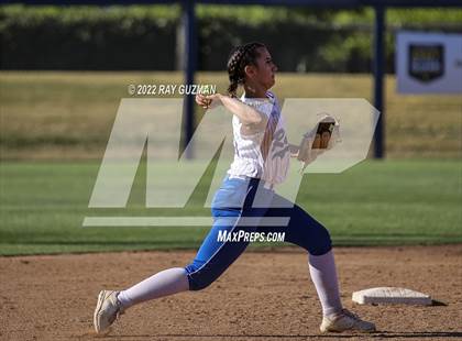 Thumbnail 3 in Caruthers vs. Boron (CIF CS Division 5 Championships) photogallery.