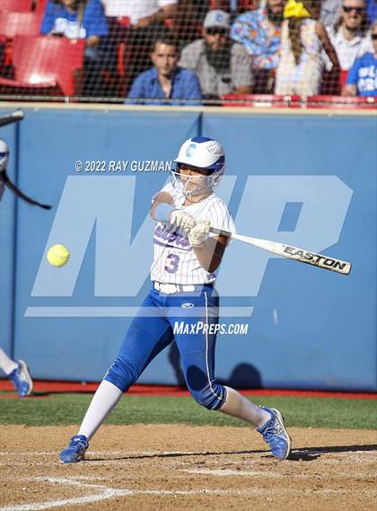 Thumbnail 2 in Caruthers vs. Boron (CIF CS Division 5 Championships) photogallery.