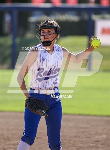 Thumbnail 3 in Caruthers vs. Boron (CIF CS Division 5 Championships) photogallery.