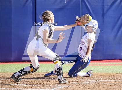 Thumbnail 2 in Caruthers vs. Boron (CIF CS Division 5 Championships) photogallery.