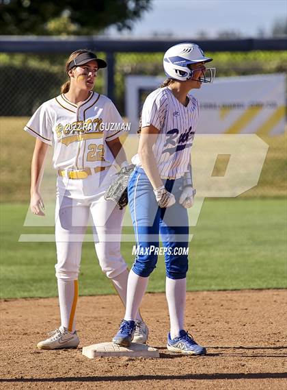 Thumbnail 2 in Caruthers vs. Boron (CIF CS Division 5 Championships) photogallery.