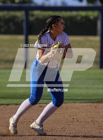Thumbnail 2 in Caruthers vs. Boron (CIF CS Division 5 Championships) photogallery.