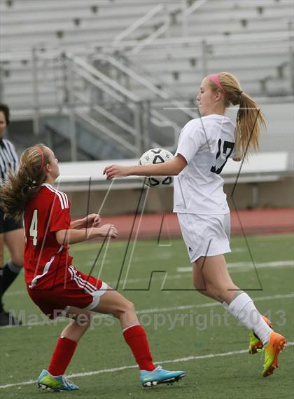 Thumbnail 2 in Seneca Valley vs. Peters Township (PIAA Class AAA Quarterfinal) photogallery.