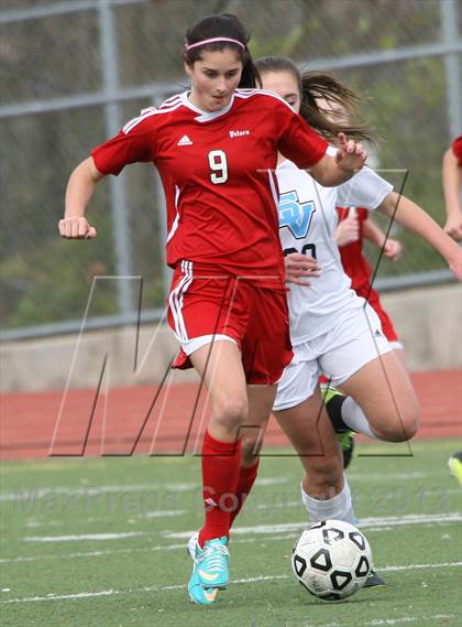 Thumbnail 1 in Seneca Valley vs. Peters Township (PIAA Class AAA Quarterfinal) photogallery.