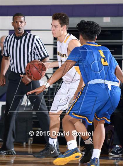 Thumbnail 2 in Newark Memorial vs. Oak Ridge (St. Hope Elite Classic) photogallery.