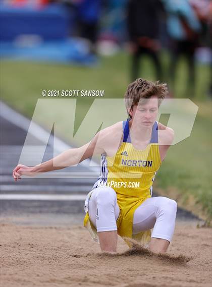 Thumbnail 2 in Norton Invitational Track Meet photogallery.