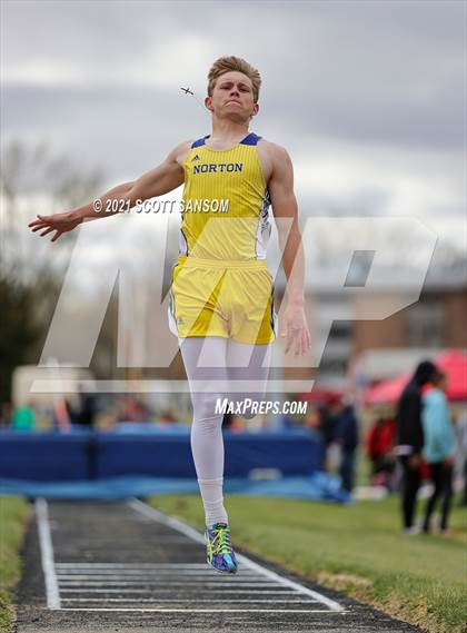 Thumbnail 3 in Norton Invitational Track Meet photogallery.