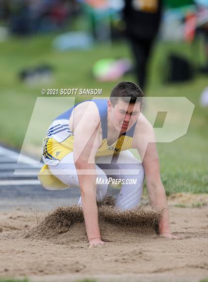 Thumbnail 3 in Norton Invitational Track Meet photogallery.