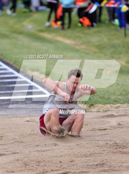 Thumbnail 1 in Norton Invitational Track Meet photogallery.