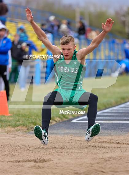Thumbnail 2 in Norton Invitational Track Meet photogallery.