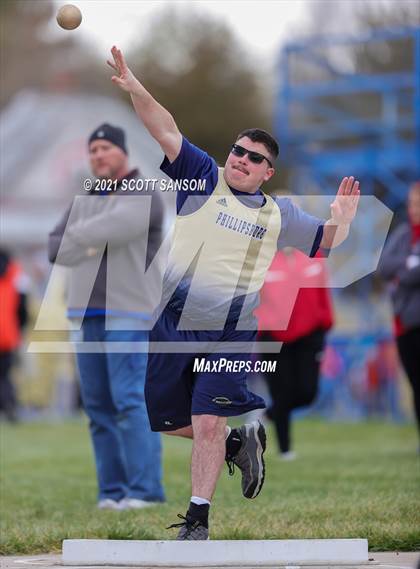 Thumbnail 2 in Norton Invitational Track Meet photogallery.