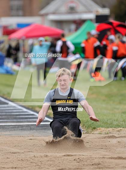 Thumbnail 2 in Norton Invitational Track Meet photogallery.