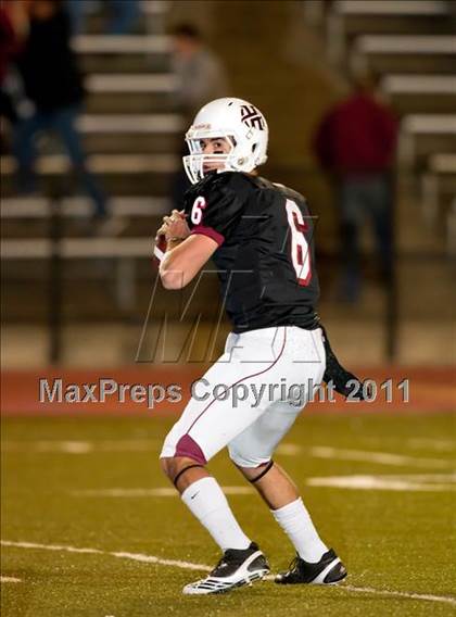 Thumbnail 3 in Holland Hall vs. Kinkaid (SPC D1 Final) photogallery.