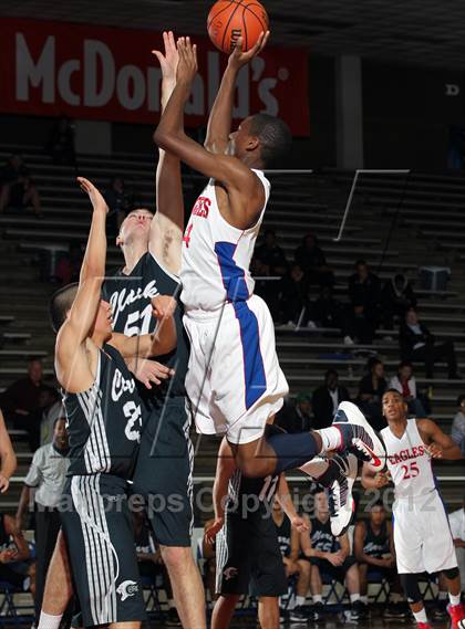 Thumbnail 1 in Clark @ Dawson (McDonald's Texas Invitational) photogallery.