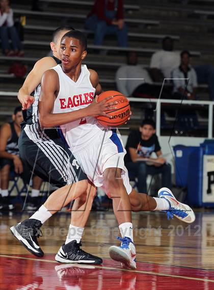 Thumbnail 1 in Clark @ Dawson (McDonald's Texas Invitational) photogallery.