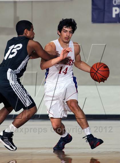 Thumbnail 2 in Clark @ Dawson (McDonald's Texas Invitational) photogallery.