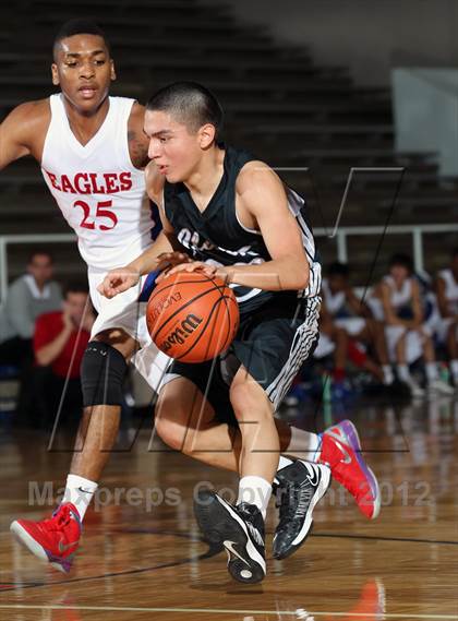 Thumbnail 3 in Clark @ Dawson (McDonald's Texas Invitational) photogallery.