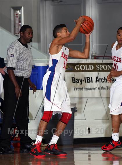 Thumbnail 3 in Clark @ Dawson (McDonald's Texas Invitational) photogallery.