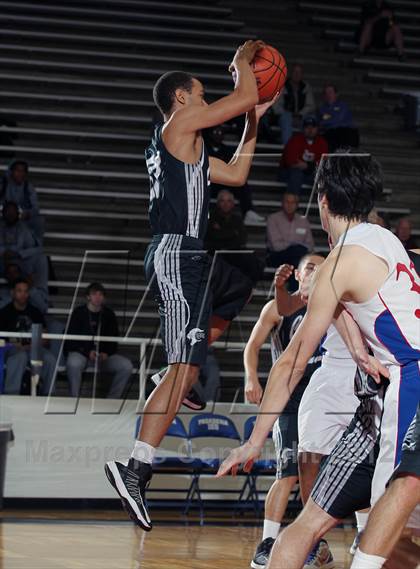 Thumbnail 3 in Clark @ Dawson (McDonald's Texas Invitational) photogallery.