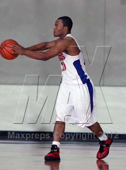 Thumbnail 1 in Clark @ Dawson (McDonald's Texas Invitational) photogallery.