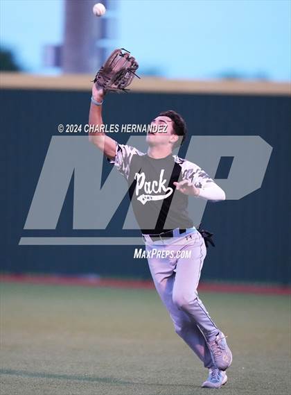 Thumbnail 3 in Shoemaker vs. Lake Creek (UIL 5A Baseball Region III Bi-District Playoff) photogallery.