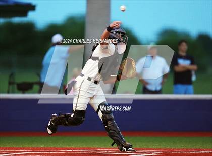 Thumbnail 1 in Shoemaker vs. Lake Creek (UIL 5A Baseball Region III Bi-District Playoff) photogallery.