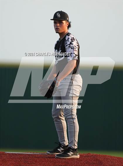 Thumbnail 2 in Shoemaker vs. Lake Creek (UIL 5A Baseball Region III Bi-District Playoff) photogallery.