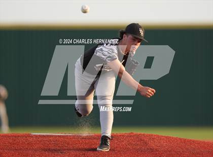Thumbnail 1 in Shoemaker vs. Lake Creek (UIL 5A Baseball Region III Bi-District Playoff) photogallery.