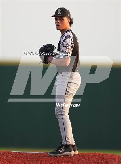 Thumbnail 1 in Shoemaker vs. Lake Creek (UIL 5A Baseball Region III Bi-District Playoff) photogallery.