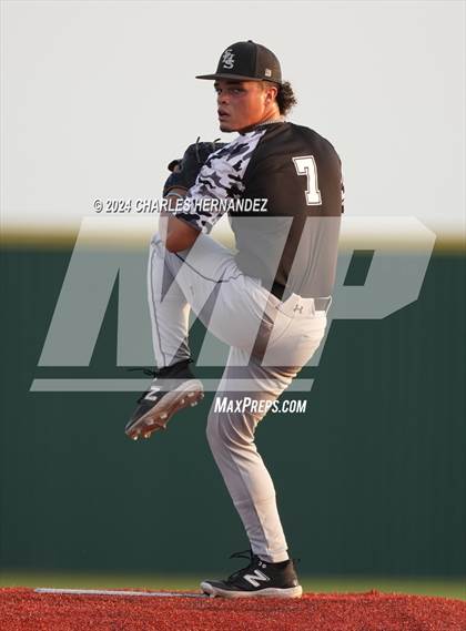 Thumbnail 2 in Shoemaker vs. Lake Creek (UIL 5A Baseball Region III Bi-District Playoff) photogallery.