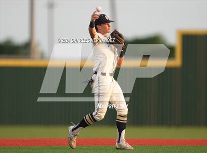 Thumbnail 2 in Shoemaker vs. Lake Creek (UIL 5A Baseball Region III Bi-District Playoff) photogallery.