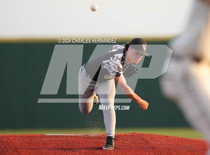 Thumbnail 2 in Shoemaker vs. Lake Creek (UIL 5A Baseball Region III Bi-District Playoff) photogallery.