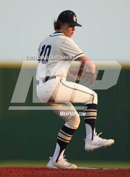 Thumbnail 1 in Shoemaker vs. Lake Creek (UIL 5A Baseball Region III Bi-District Playoff) photogallery.