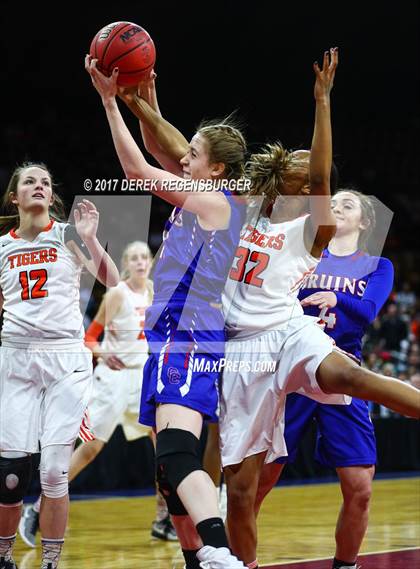 Thumbnail 2 in Lakewood vs Cherry Creek (CHSAA 5A Semifinal) photogallery.