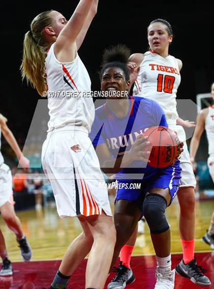 Thumbnail 1 in Lakewood vs Cherry Creek (CHSAA 5A Semifinal) photogallery.