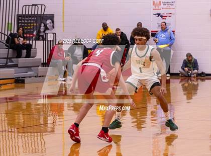 Thumbnail 1 in Hitchcock vs. East Chambers (UIL 3A DI Area Playoff) photogallery.