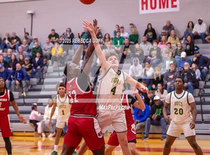 Thumbnail 3 in Hitchcock vs. East Chambers (UIL 3A DI Area Playoff) photogallery.