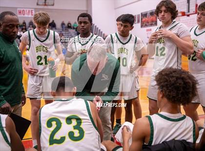 Thumbnail 2 in Hitchcock vs. East Chambers (UIL 3A DI Area Playoff) photogallery.