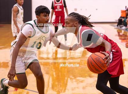 Thumbnail 1 in Hitchcock vs. East Chambers (UIL 3A DI Area Playoff) photogallery.