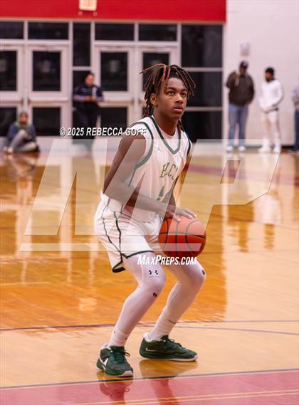 Thumbnail 2 in Hitchcock vs. East Chambers (UIL 3A DI Area Playoff) photogallery.