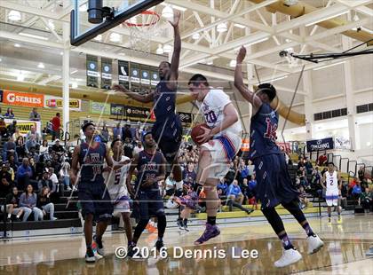 Thumbnail 2 in St. Joseph Notre Dame vs. Stuart Hall (CIF NorCal Regional D5 Final) photogallery.