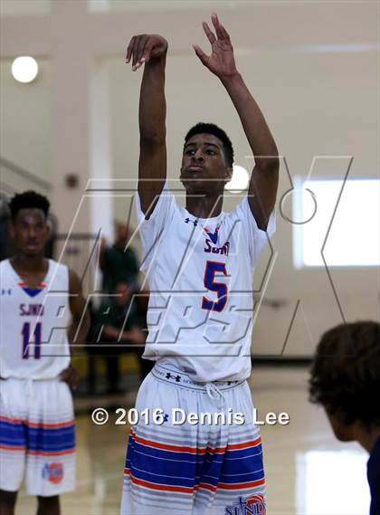 Thumbnail 2 in St. Joseph Notre Dame vs. Stuart Hall (CIF NorCal Regional D5 Final) photogallery.